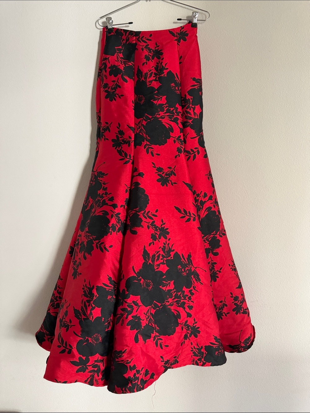 Red Black Floral High-Low Skirt